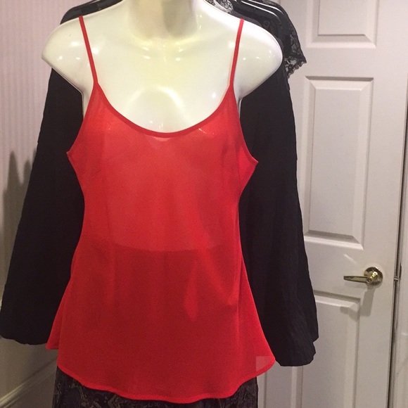 💕Host Pick NWT ⬇️Maternity 2 pc slip on pleated sleeveless top with camis… - Picture 4 of 5